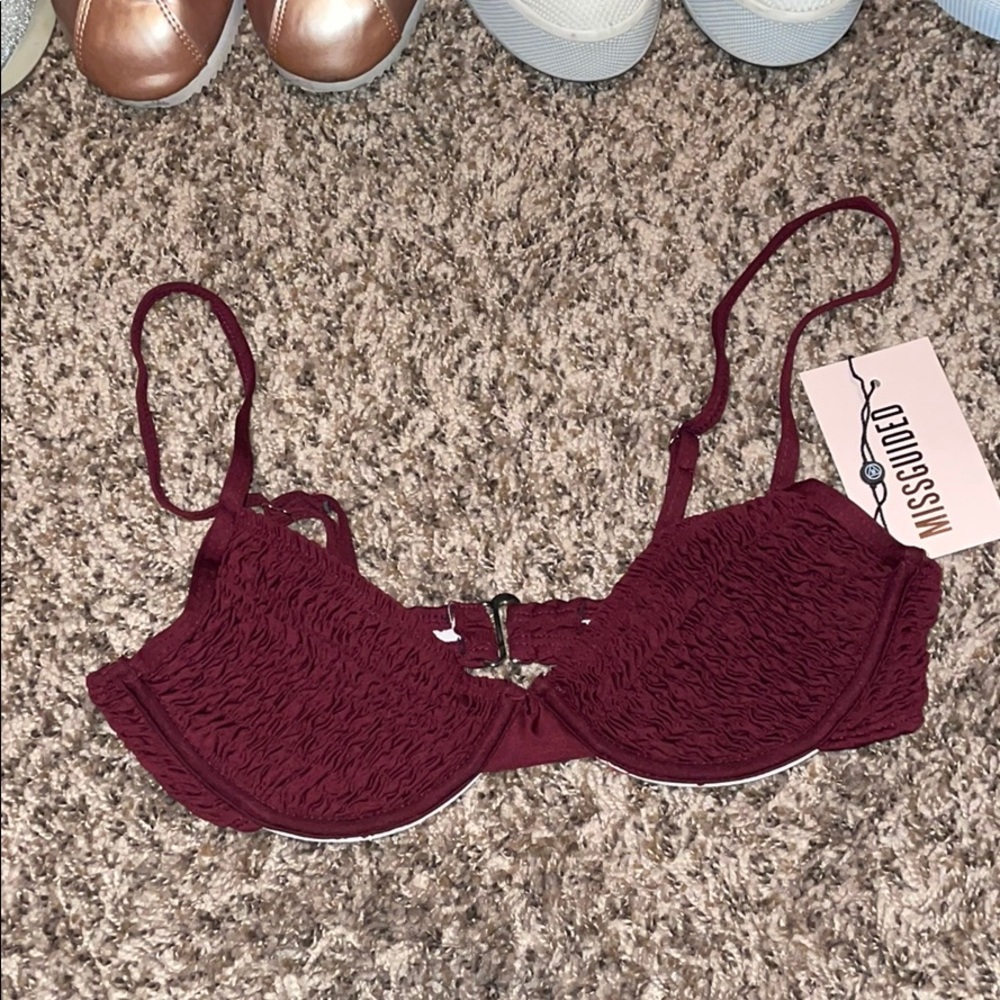 NWT BIKINI TOP BY MISSGUIDED